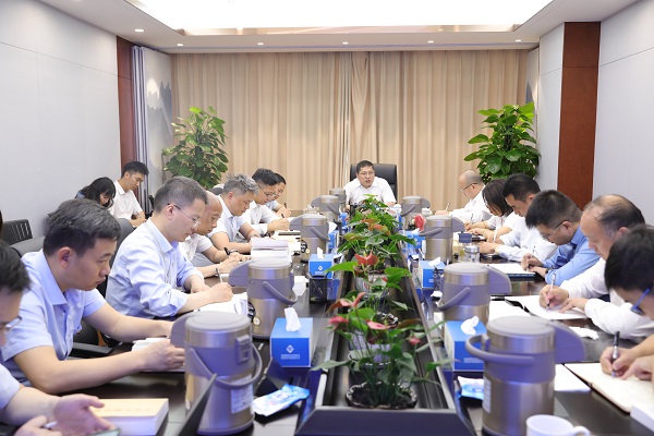 安徽威客电竞地产集团党委举行学习贯彻习近平新时代中国特色社会主义头脑主题教育念书班